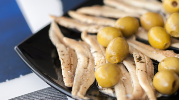 Anchovy skewers & green olives